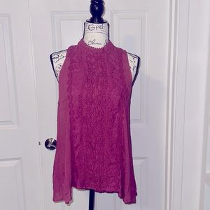 Beautiful NWOT crocheted front mauve tunic